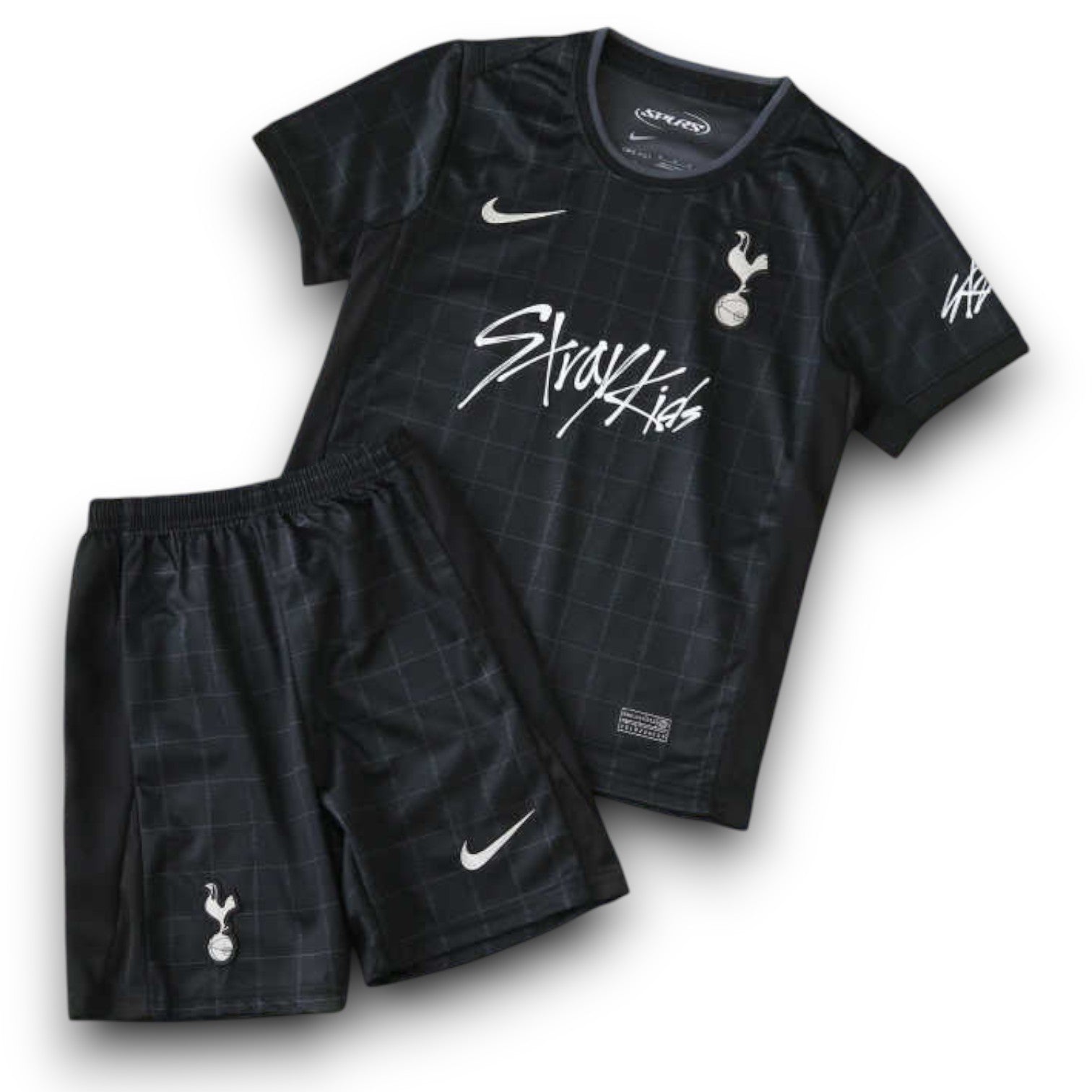 Kids Tottenham Hotspur Away Stray Kids Kit 2025/26 – Comma Jersey
